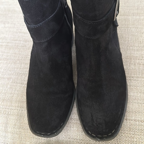 Born Distressed Suede Bootie Stacked Heel Side Zipper Buckle Detail Size 6/ 36.5 - Picture 7 of 12